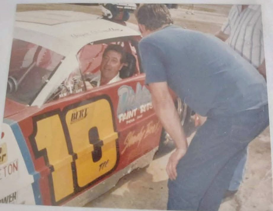 Dennis talking to Harry Gant at Columbus motor speedway before heading out for the 75 lapper